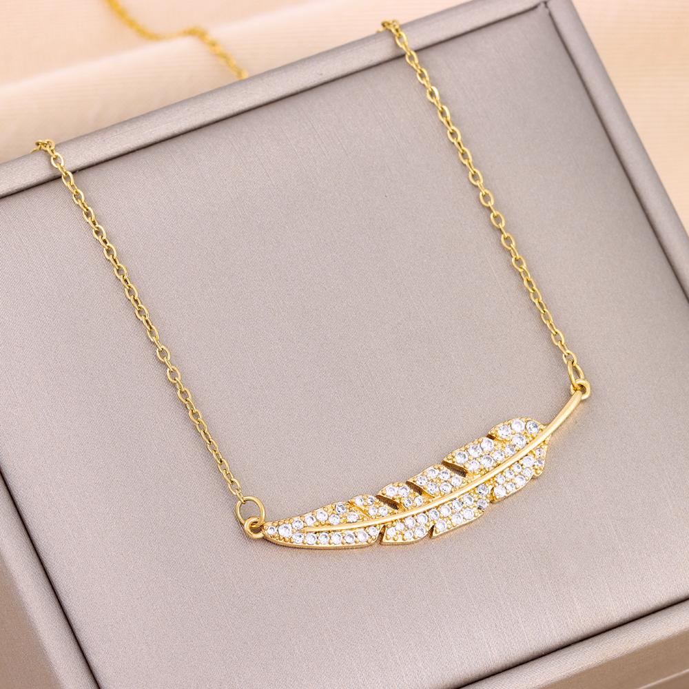 Trendy 18K Gold Plated Zircon Crystal Pendant Stainless Steel Necklace for Women Female Clavicle Chain Jewelry Lady Accessories