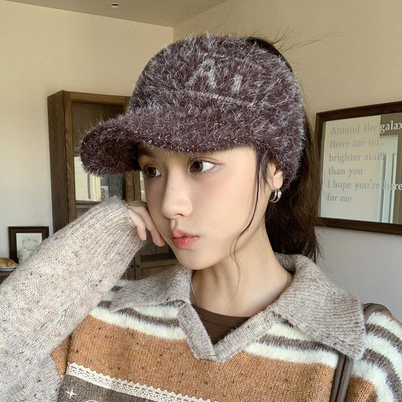 New Winter Plush Ear Protecting Peaked Cap for Women Korean Style Versatile Empty Top Ponytail Warm Baseball Hat