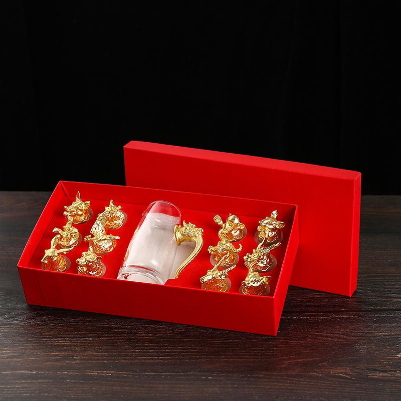 New creative twelve zodiac Chinese liquor glass wine dispenser set Gift box, a small wine glass as a souvenir for home parties