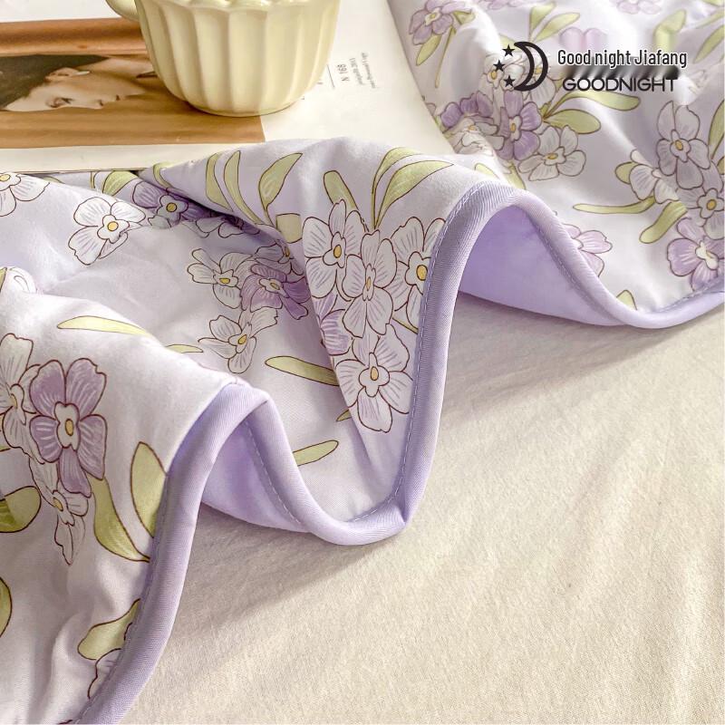 

Good Night Silkworm Baby Summer Quilt