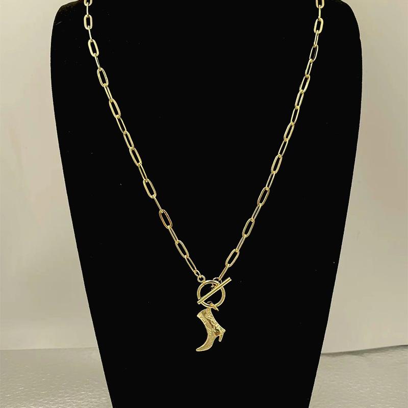 

European and American cross-border simple western cowboy hat necklace niche retro trend cowboy boots pendant versatile collarbone chain