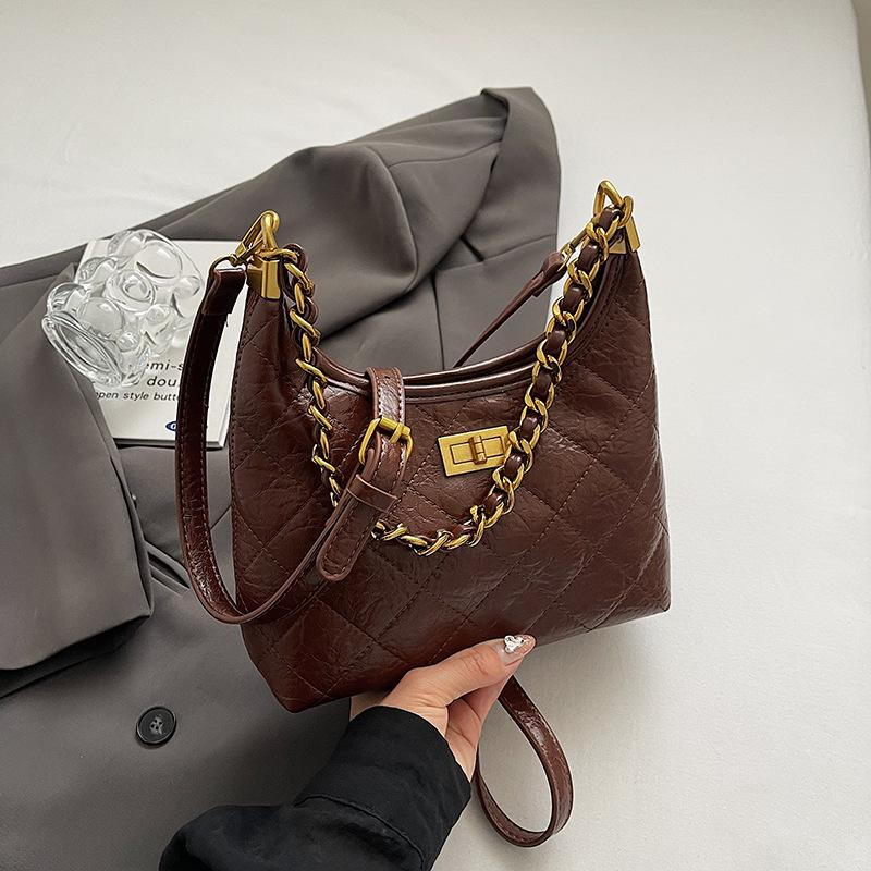 

Маленькая женская сумка 2024 года, новая популярная текстура, красивая повседневная сумка-мессенджер на одно плечо под мышкой, иностранный стиль, персонализированная сумка-тоут коричневый