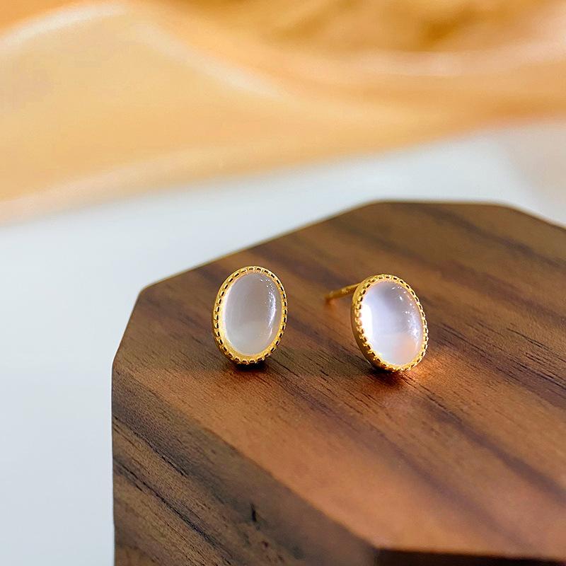 

Элегантные овальные серьги из белого халцедона для женщин с высококачественными геометрическими темпераментными серьгами