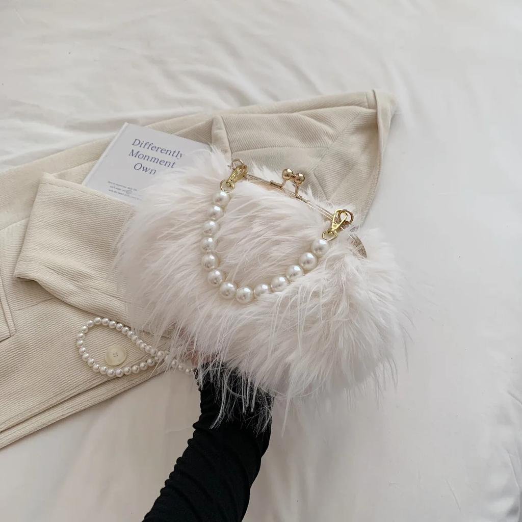 Plush Bag for Women with Large Capacity New Pearl Chain Crossbody Bag Niche Popular Autumn and Winter Plush Bag Bucket Bag