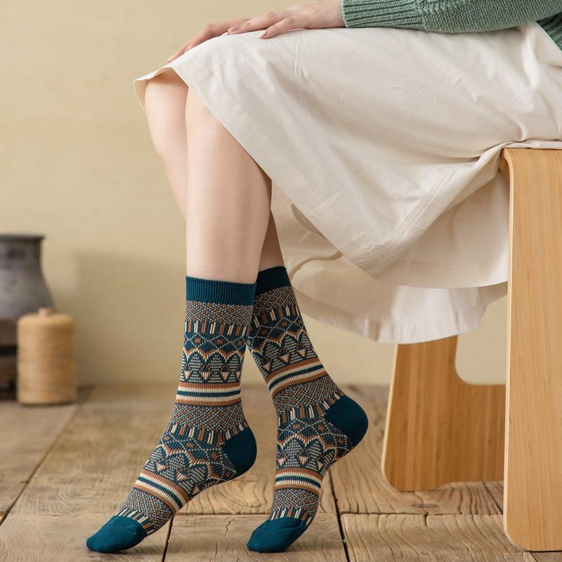 Women's Spring and Autumn Double-needle Double-track Pile Socks Are Retro and Versatile. Autumn and Winter Pure Cotton Mid-calf Socks