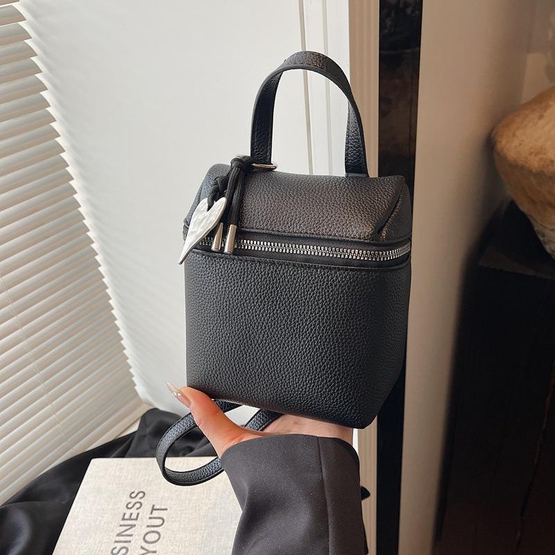 

Summer texture hand carry box small bag women s new fashion small square bag versatile shoulder messenger bag