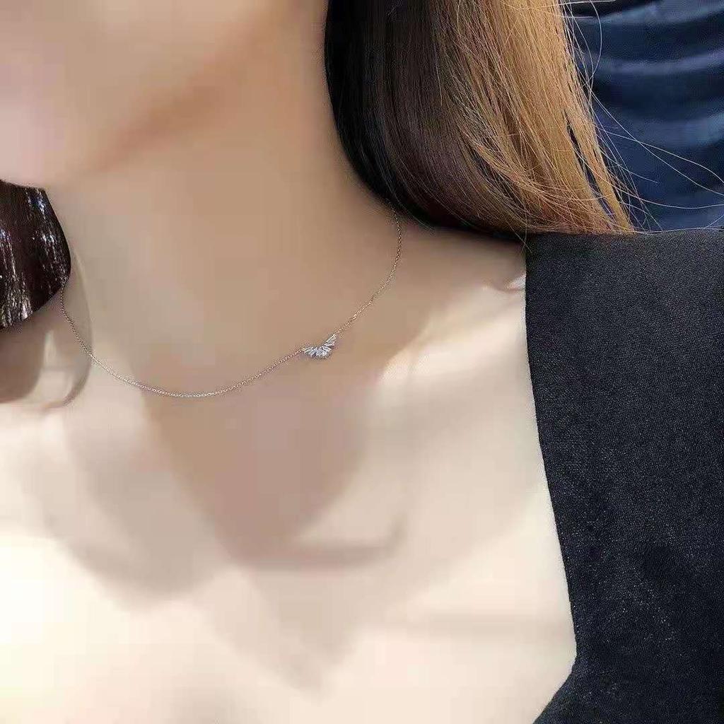 Lightning Micro Inlaid Necklace for Women Fashionable Simple and Elegant  Diamond Inlaid Clavicle Chain