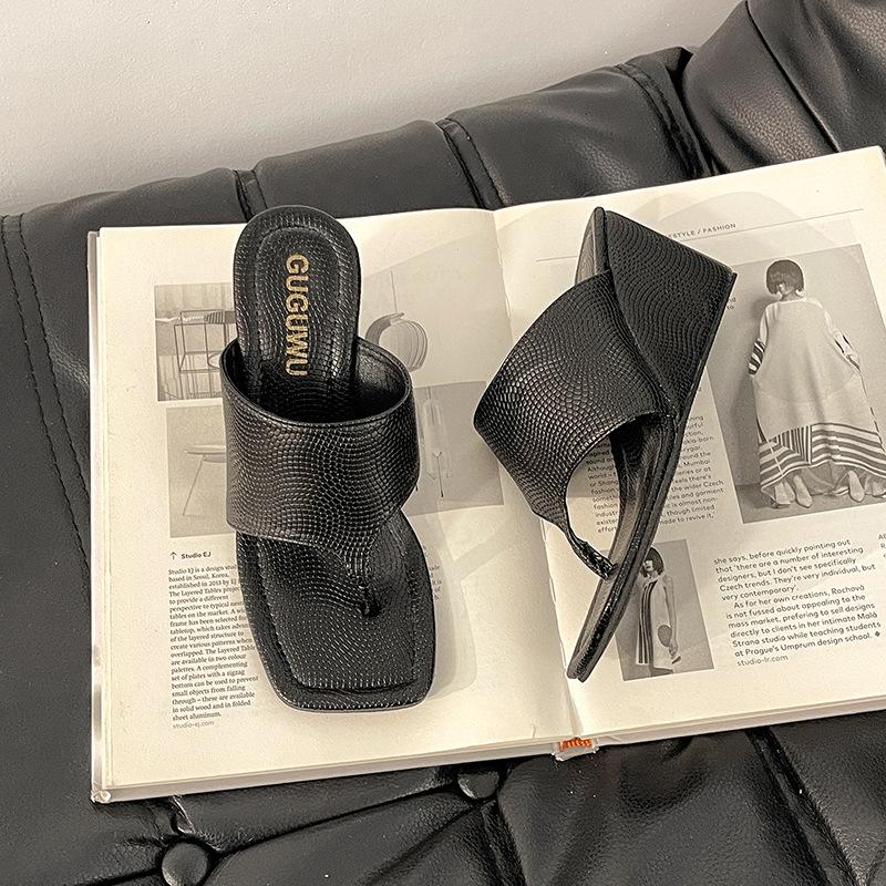 Retro niche design thin wedge sandals 2025 spring and summer new Korean version open-toed toe temperament cool slippers