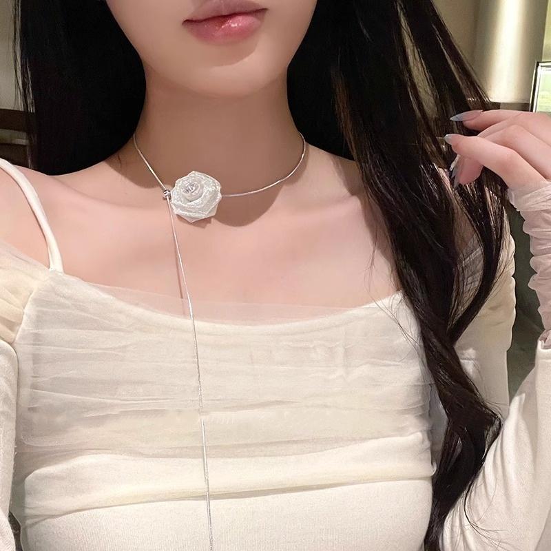 Mesh Rose Flower Pendant Necklace Adjustable Chain  Romantic Retro Clavicle Chain For Women Jewelry Gift