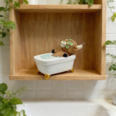 Yousheng Highland Cow Statue Relaxing Bathing Cow Resin Desktop Ornament with Cucumber Slices Decorative Aromatherapy Tray Bathroom Decoration