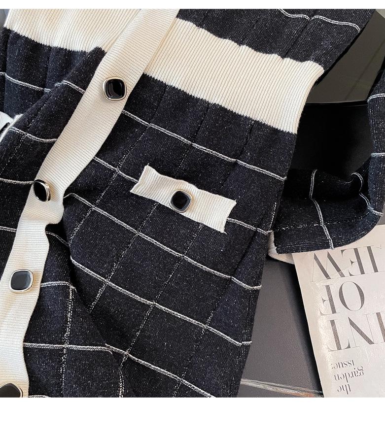 Mid-Length Winter Woolen Dress: French Hepburn Style Knit for Layering