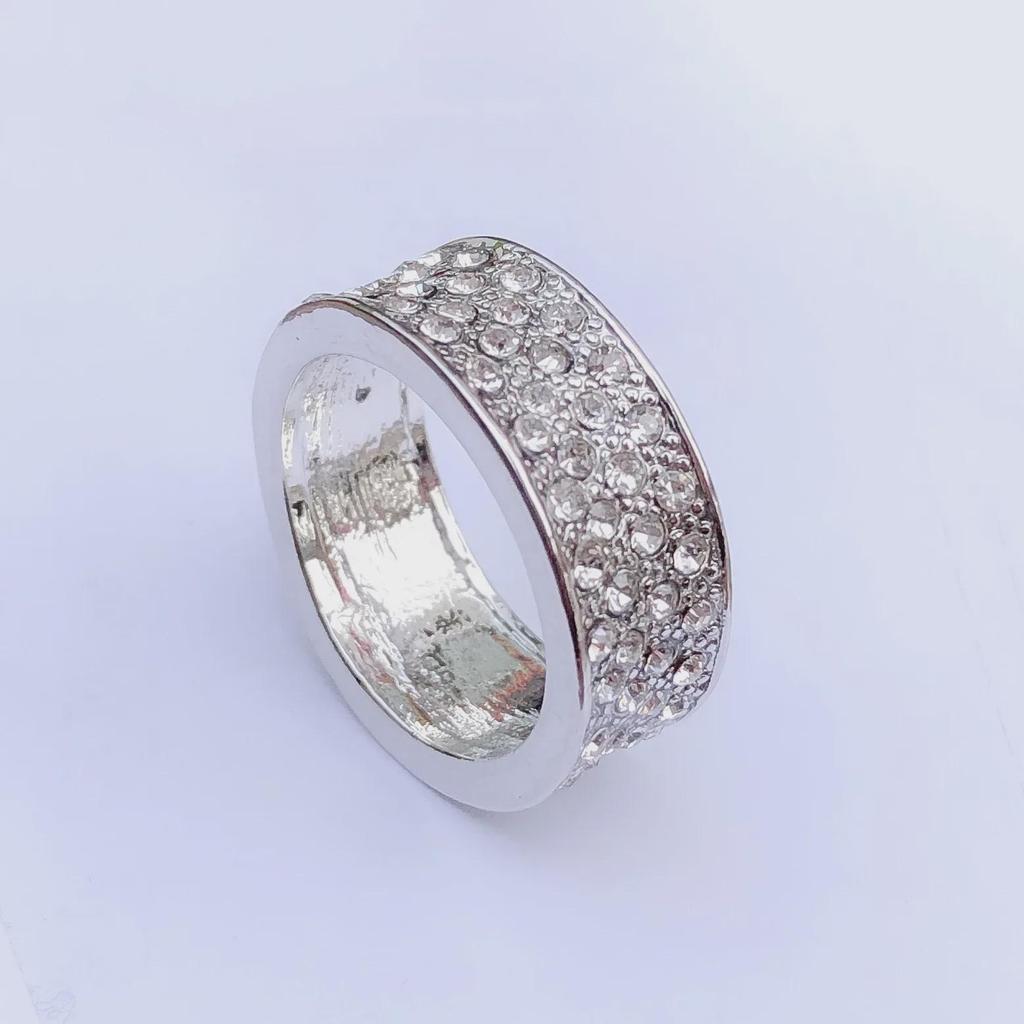 Fünfreihiger Diamantring: Stilvolles Unisex-Modestatement aus Europa und Amerika