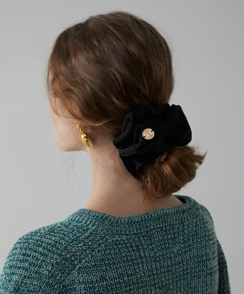 Iter Satin Wide Scrunchie_Black