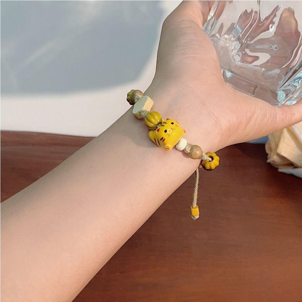 Lucky Cat Ceramic Cat Bracelet Handmade Cat Bead Bracelet Creative Maneki Neko Bracelet  Decoration