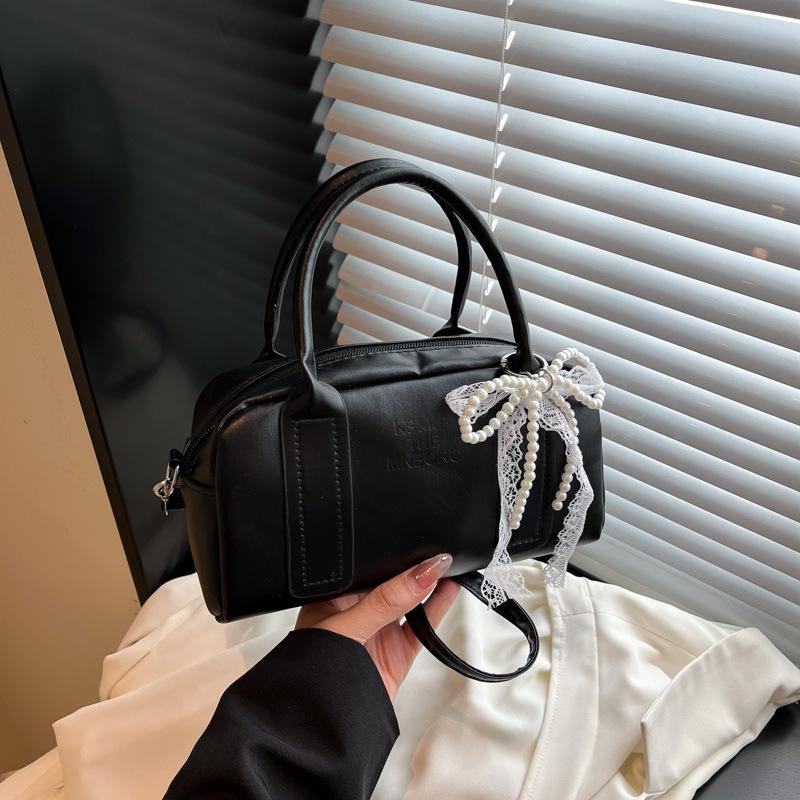 Korean Niche Design Portable Boston Bag 2025 New Temperament Fashion Pillow Bag Simple Ballet Messenger Bag