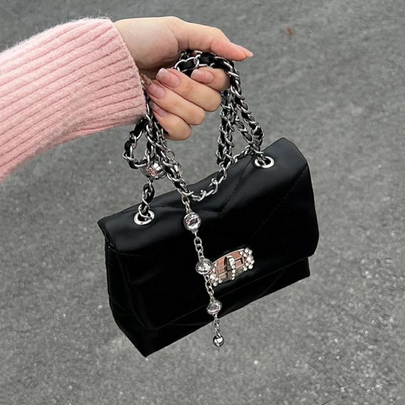 High-end Underarm Bag designed for Women's Latest Look Transport Bead Chain Small Bag Exquisite Black Fashionable One-shoulder Women's Bag