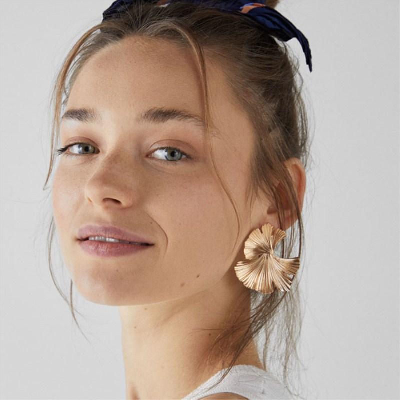 Fashion Geometric Gold Color Ginkgo Biloba Leaf Shape Drop Earring Creative Personality Simple Punk Woman Dangle Earring Jewelry
