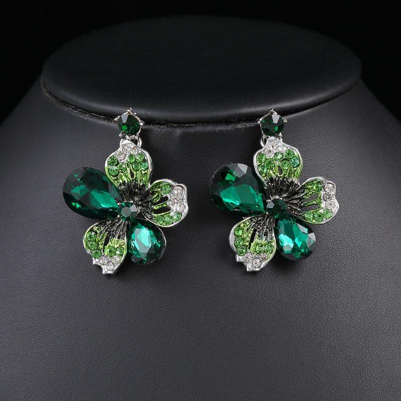 European and American Accessories Exaggerated Retro Necklace Set Female Luxury Crystal Banquet Dress Accessories Collarbone Chain