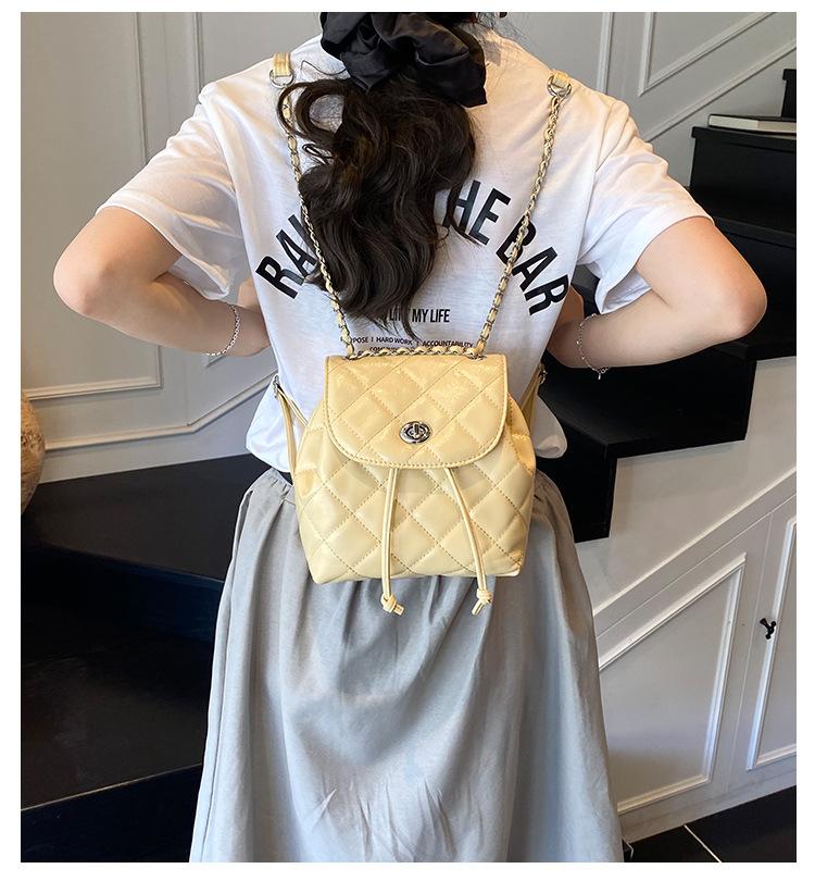 Rhombus embroidered thread women's backpack 2025 new trendy fashion versatile chain backpack exquisite super fire small schoolbag