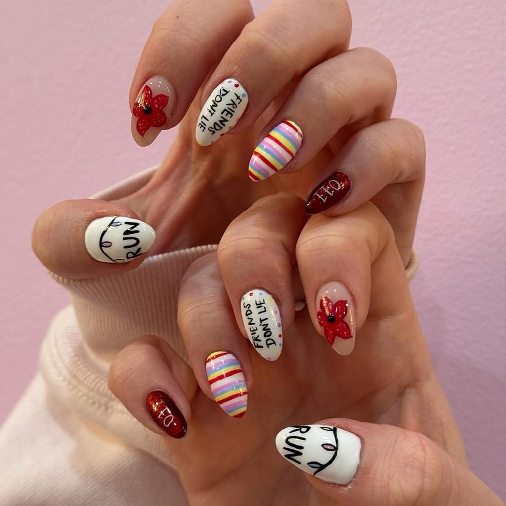 24PCS Short Oval Press On Nails Cute Colorful Flowers False Nails Wearable Blue Plaid Stripes Sweet Ins Fake Nails Acrylic Tips