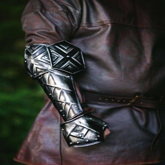 Medieval Blackened Steel Pair of Bracer, Arm Protection Dwarven Cosplay LOTR