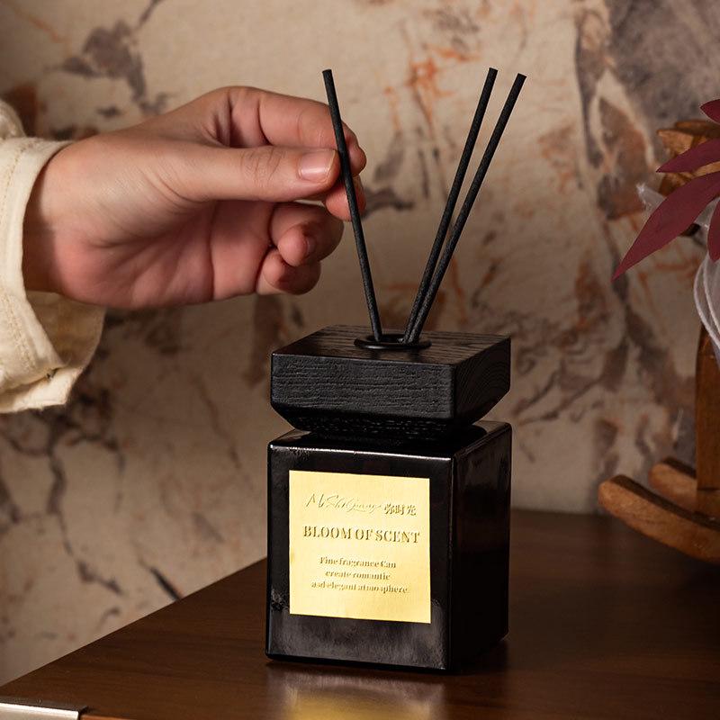 Flameless Rattan Aromatherapy Diffuser with Long-Lasting Scent - Essential Oil Gift Box for Home, Hotel, or Birthday.