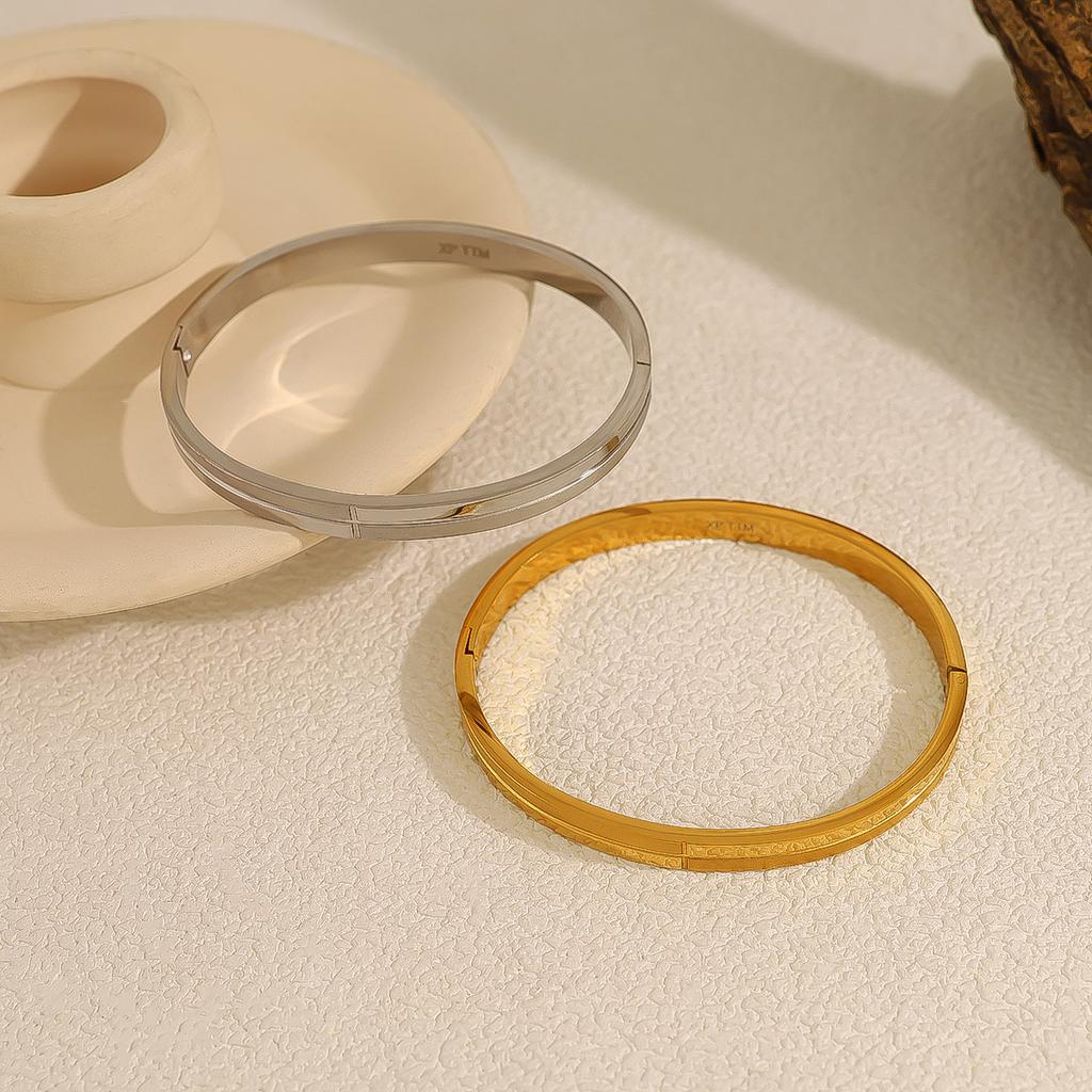 Armband i rostfritt stål med slät parspänne, Enkelt och avancerat utseende, Rund enfärgad ring, Titanstålsarmband som inte bleknar