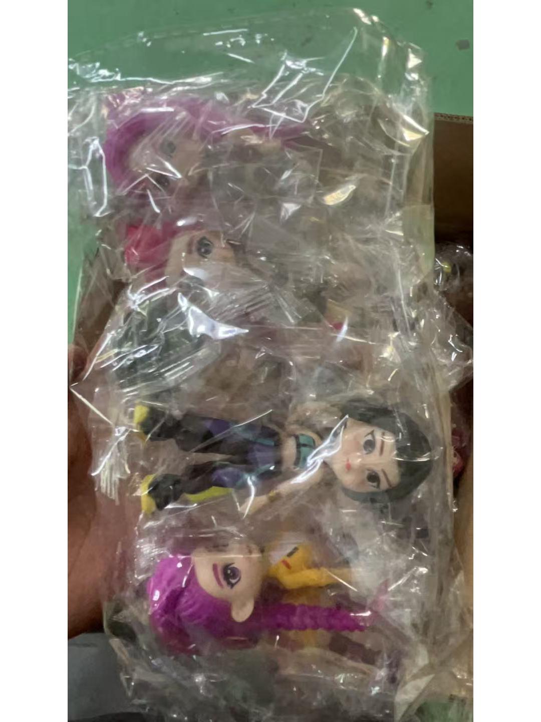 

Міжнародний K-POP Мисливиця на демонів Група дівчат Лялька з непрозорої коробки: Вінілова фігурка-іграшка Lumi, Mila, Zoe