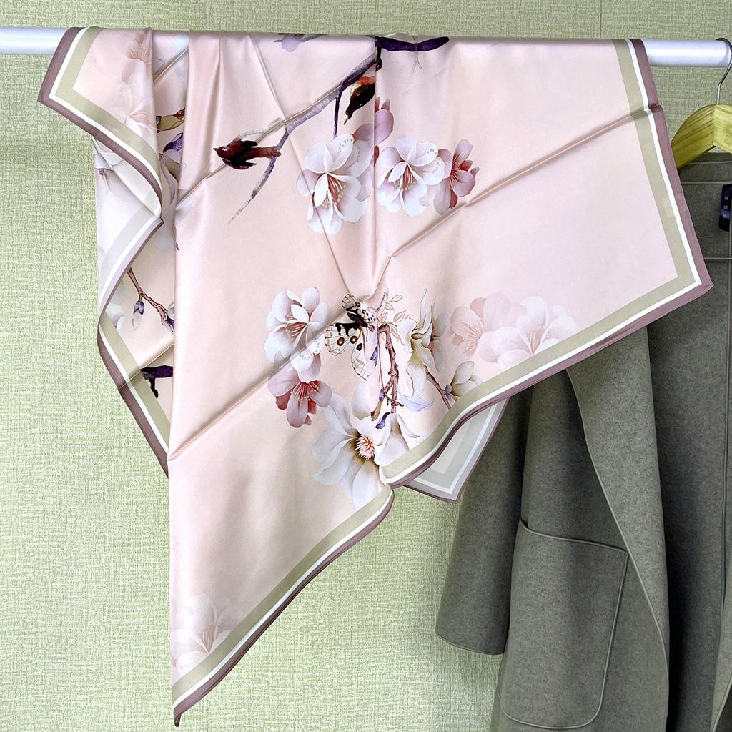 Versatile Silk Scarf Women'S Versatile Spring And Autumn Style Foreign Style Square Scarf Mom Mulberry Silk Scarf Gift