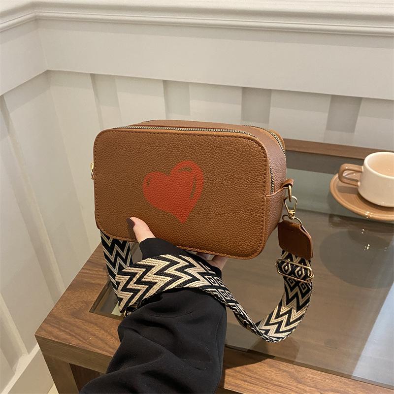 Shoulder Bag Winter Fashion Simple Messenger Bag Foreign Style Commuter Small Square Bag Love Decorative Small Square Bag