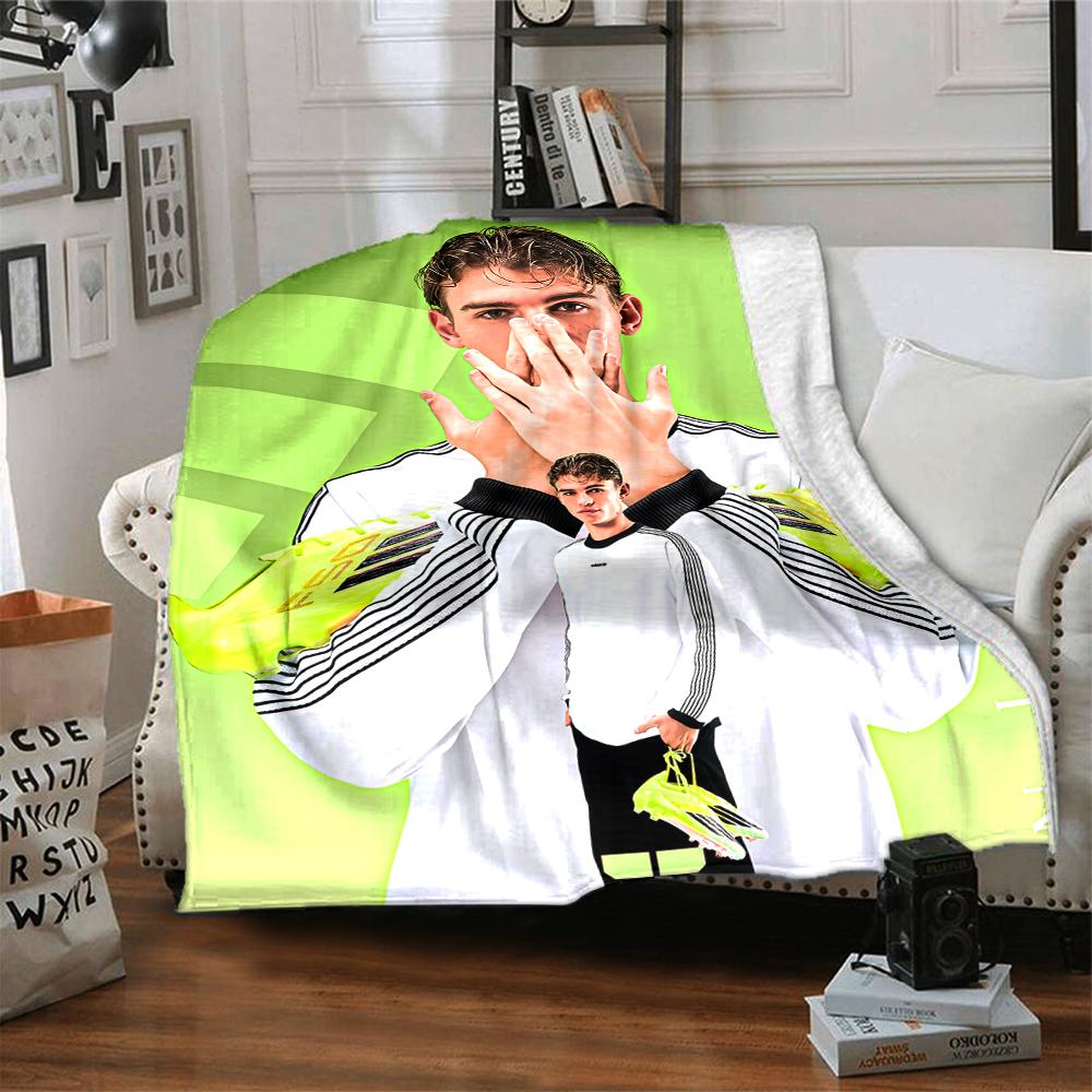 Dynamic Football Team Poster Blankets Flannel Printed Breathable Warm Throw Blanket for Home Office Bedspreads 0708a57