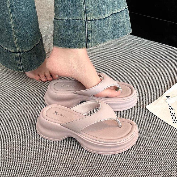 Flip-flops Women's Summer Outer Wear 2025 Summer New Thick Soft Bottom Fashionable Versatile Seaside Beach Sandals Pinch Slippers
