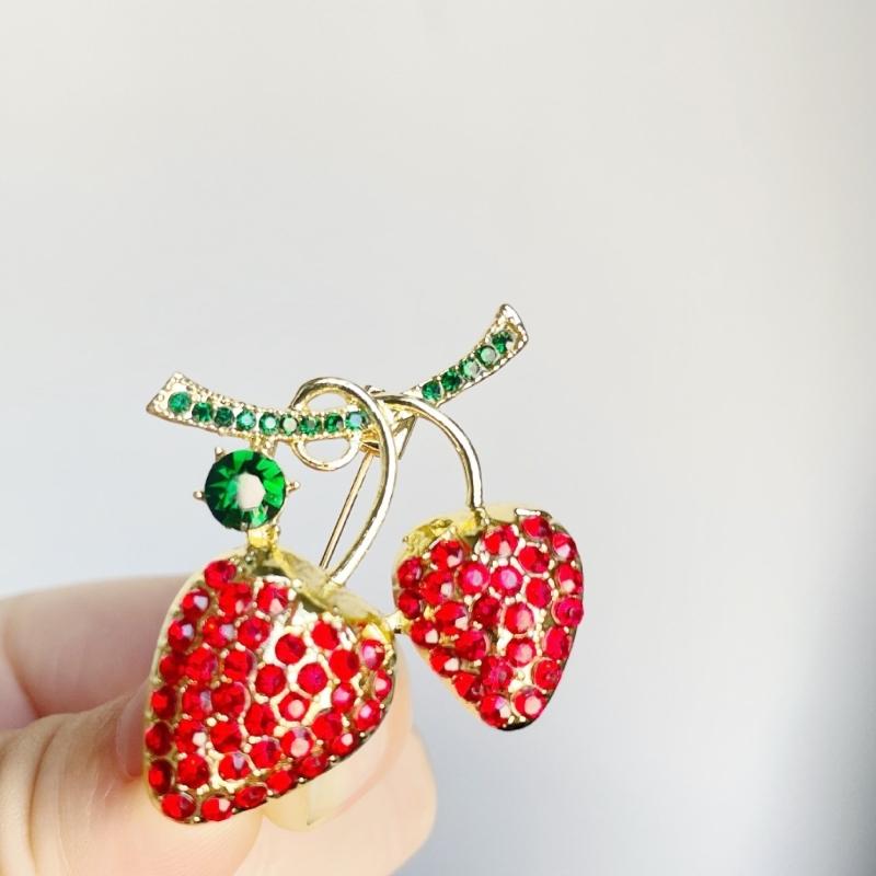Stylish Strawberry Shaped Pin Alloy Jewelry For Daily Wear Business Event Gifts