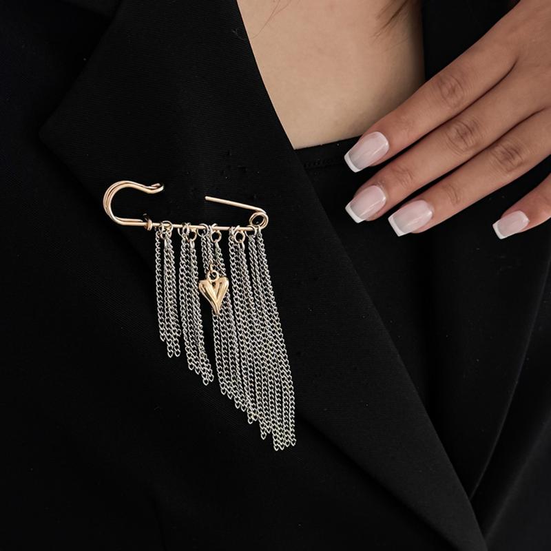Broche Cœur Chaîne Gland Élégante Minimaliste Épingle de Sûreté Decorative Broche de revers Pour Costume Veste Pull Vêtement Accessoire Bijou