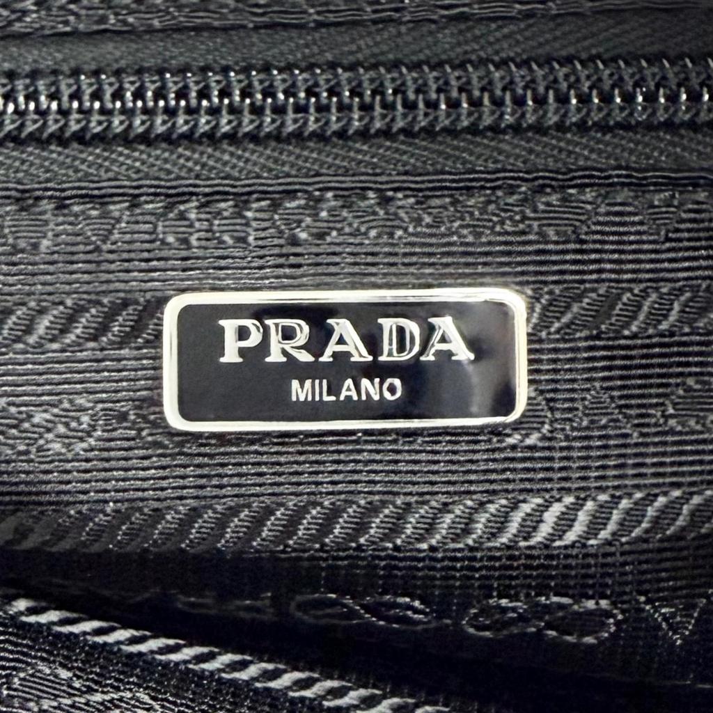 Excellent PRADA Cosmetics Pouch Vera Re-Nylon Mini Pouch Small Triangle 1NS175 Used