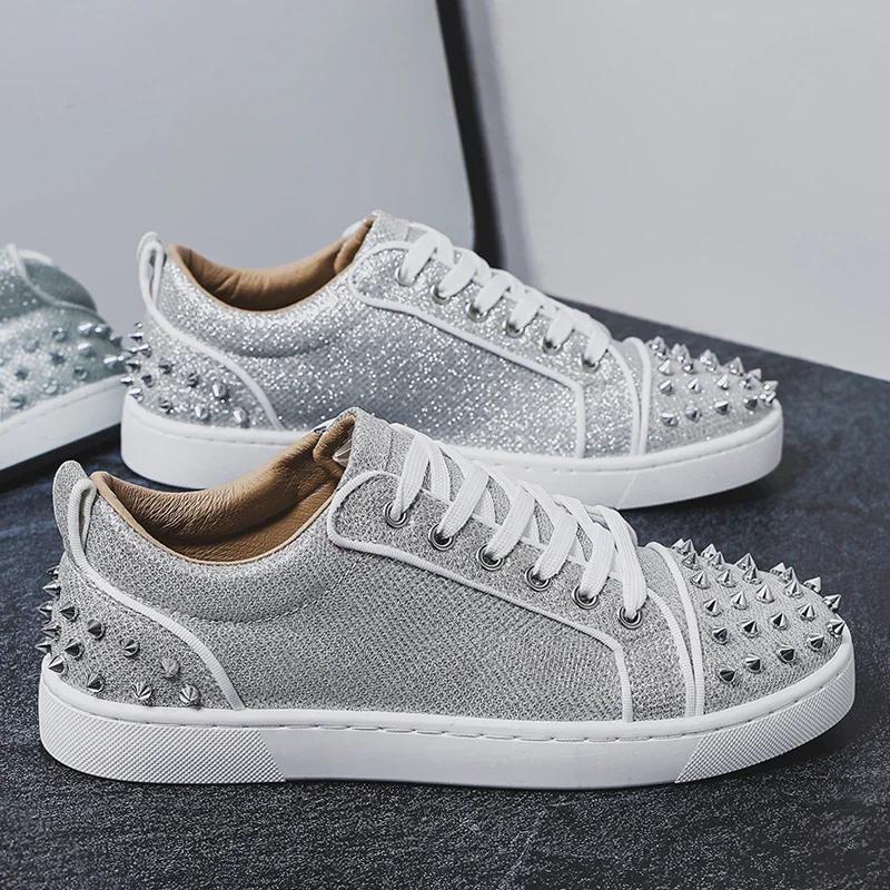 Nieuwe Heren Casual Schoenen Comfortabel Zacht Punk Stijl Board Schoenen Mode Nagels Antislip Slijtvast Gepersonaliseerde Sneakers 44
