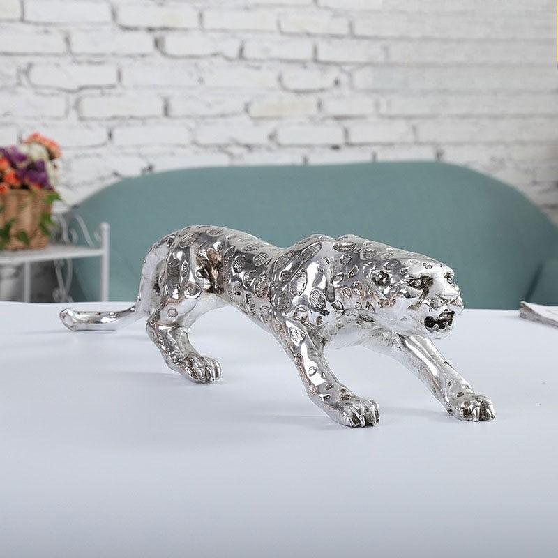 

Lucky Leopard Decor Ornament for Office Living Room TV Wine Cabinet Decoration Opening Gift Leopard Mascot Home Decor Figurine