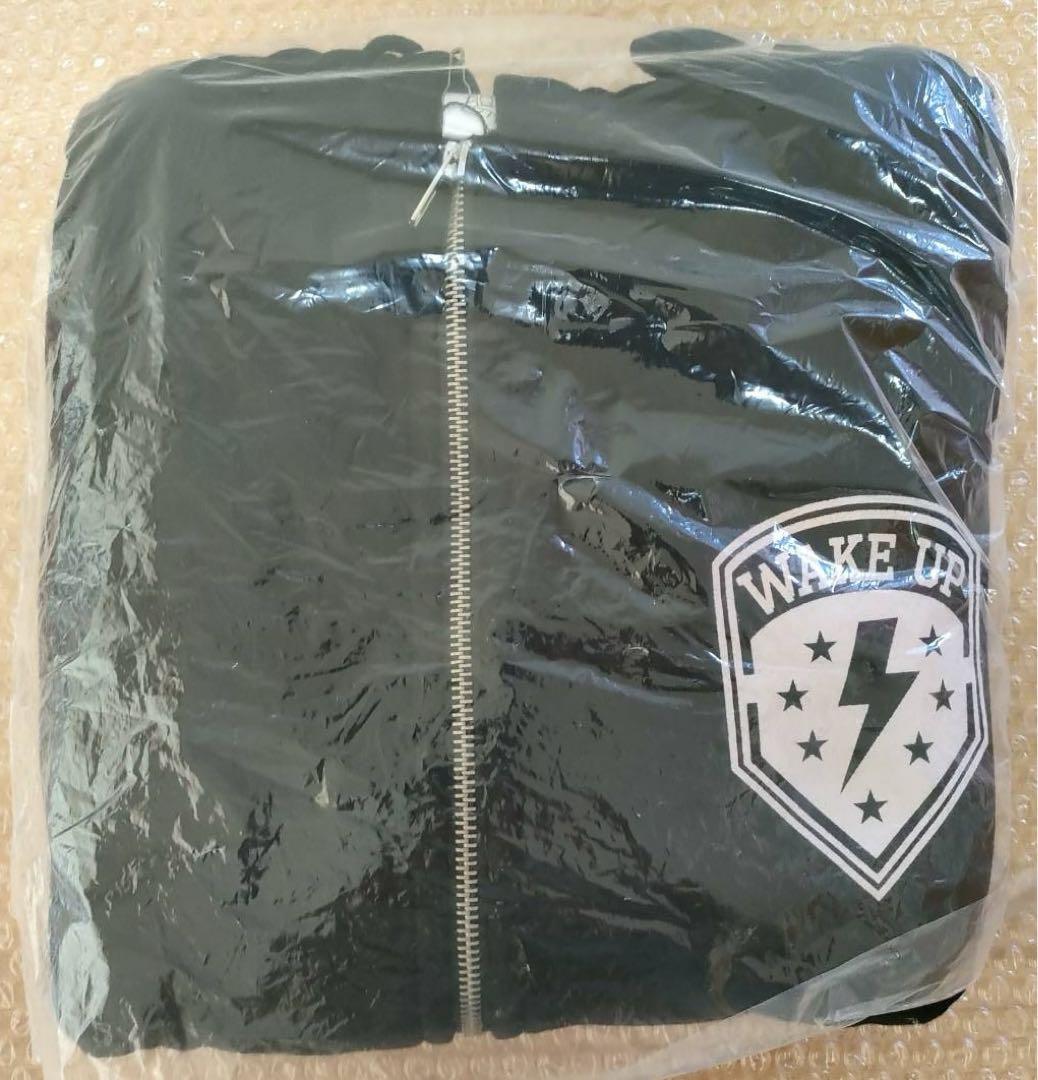 

[USED] BTS Wake Up Hoodie