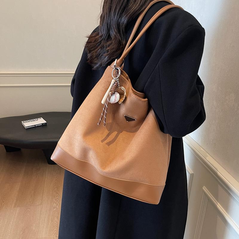 Autumn suede underarm bag women's 2025 new fashion Korean version tote bag simple large capacity shoulder bag