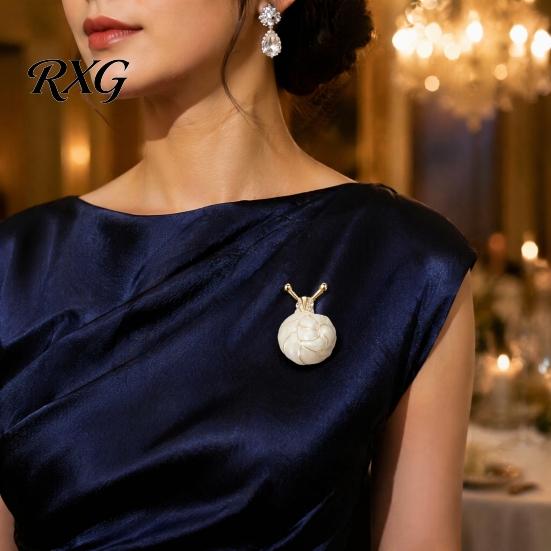 Retro Jewelry Gift Enamel Snail Brooch, Vintage Insect Pin for Women Suit Coat, Gentle Simple Brooch Multicolor Lapel Cloak Dress,