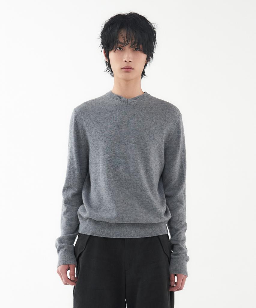 Leondi Fine Merino Wool V-Neck Knit - Gray