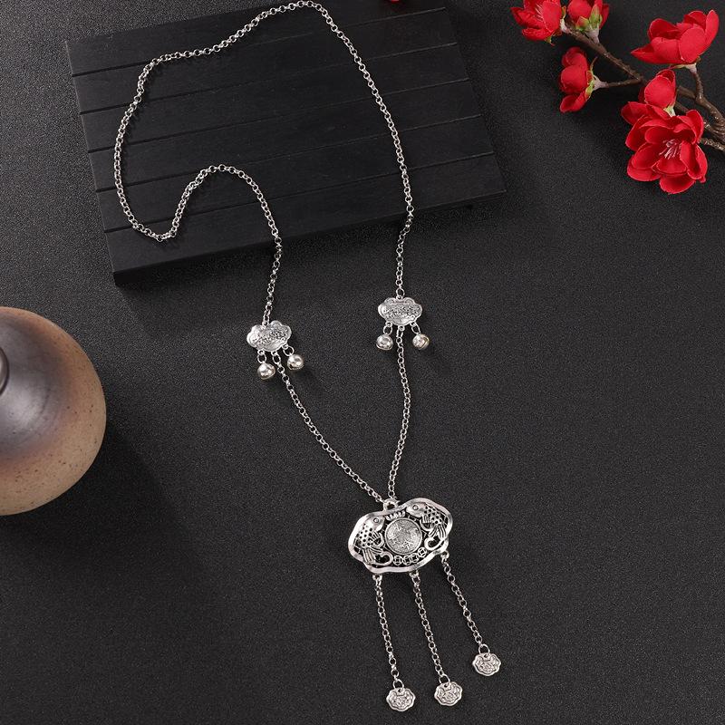 Women's Chinese-style long necklace with vintage fringed sweater chain accessory