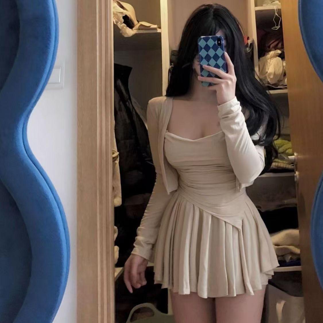 

Женский комплект из трех предметов весна-осень: Нестандартная майка, кардиган и короткая юбка для создания стройного, шикарного образа Large