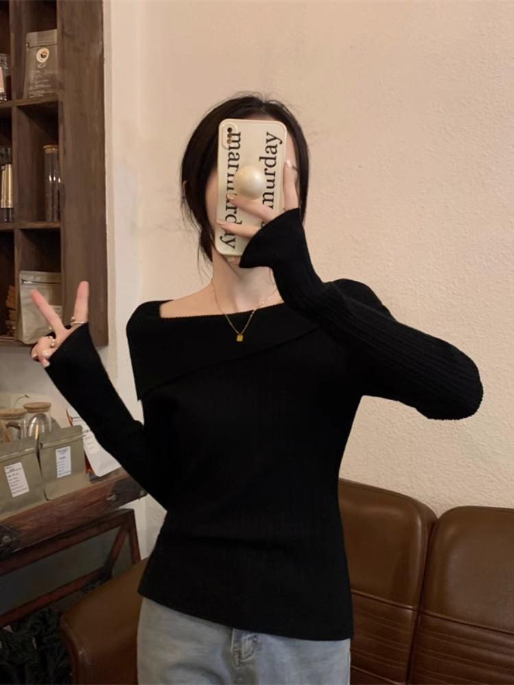 Women's One-Shoulder Knit Top: 2026 Autumn Slim-Fit, High-End Niche Design Base Layer