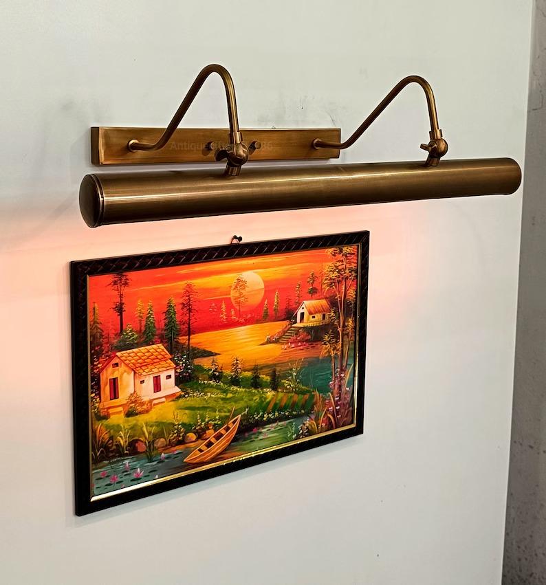 

Raw Brass Picture Light: Vintage Wall Sconce, Adjustable Lighting коричневий