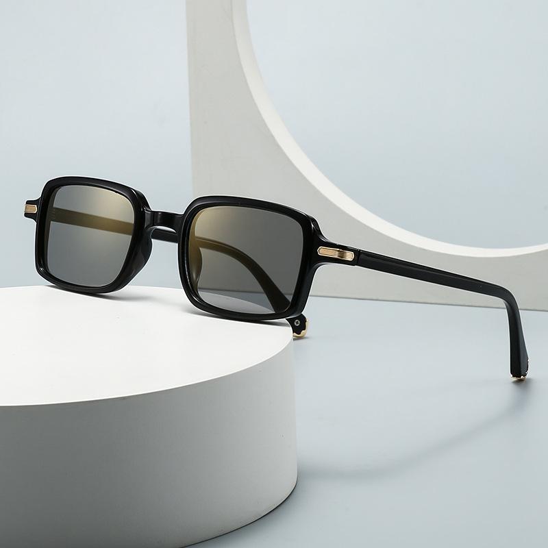 Classic Rivet Vintage Square Sunglasses Women For Men Male Luxury Brand Designer Sun Glasses Punk Popular Hip Hop Shades Uv400