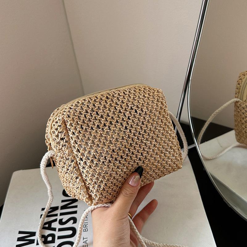 

New small fresh pastoral hollow lightweight messenger bag summer lightweight casual versatile shoulder bag хаки