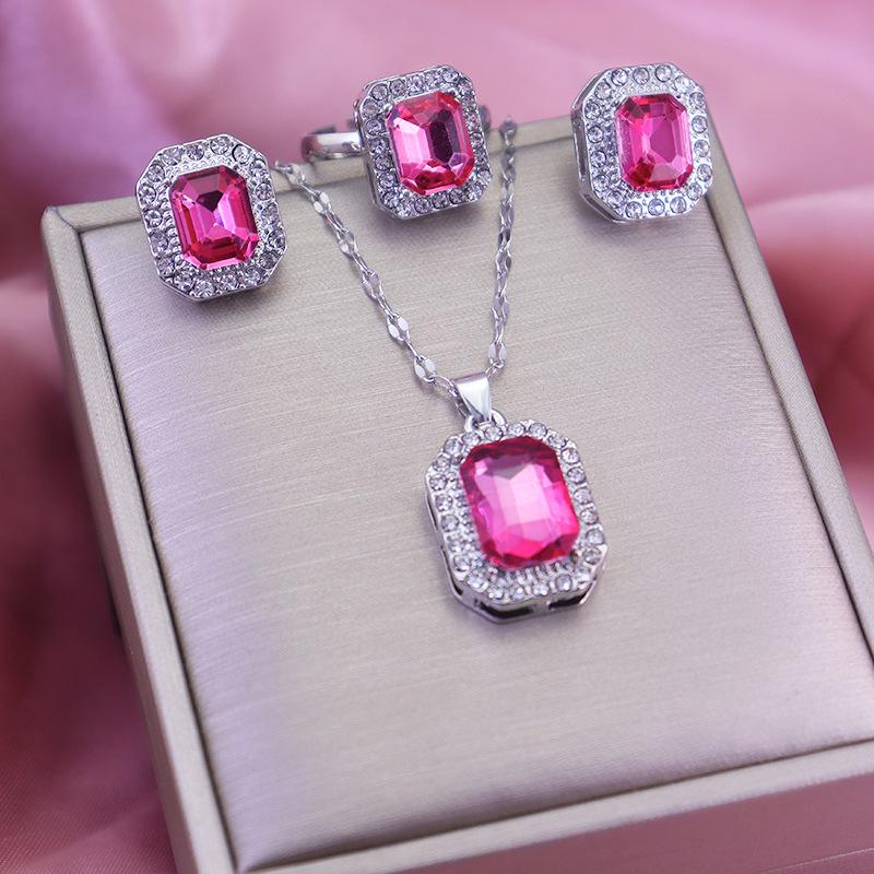 Women's European & American Luxury Jewelry Set: Necklace & Stud Earrings