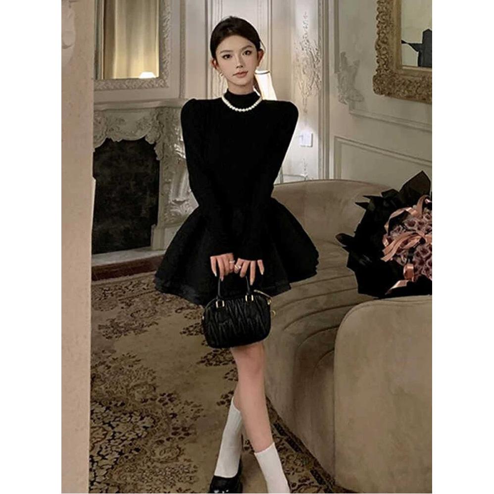 French small fragrant style long-sleeved dress women's black Hepburn style daughter gold small black dress thin a word short skirt fluffy skirt