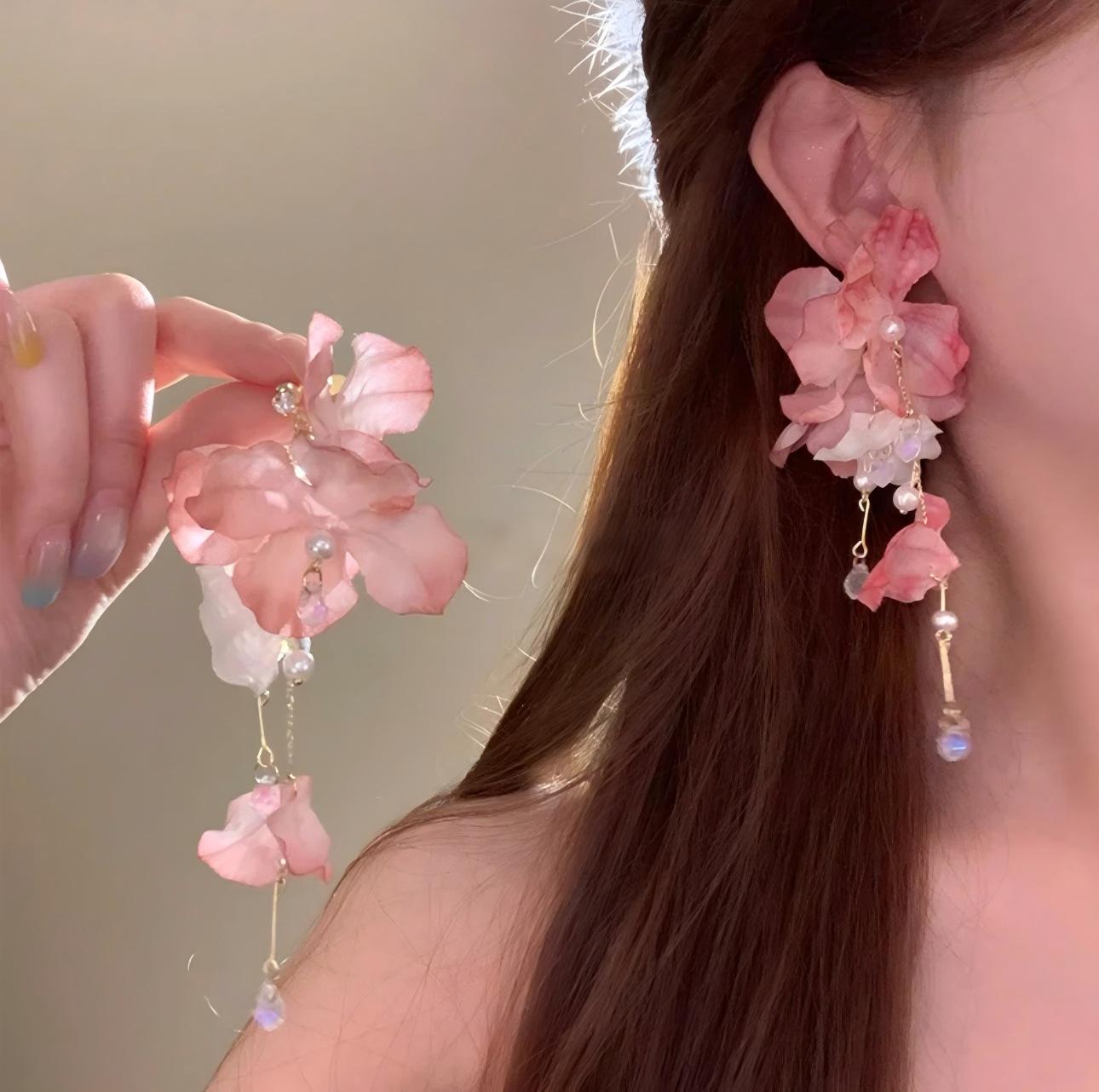 [Peach Mist Butterfly Wings] Pink Gradual Change Fabric Petal Tassel Holiday Wind Fairy Spirit Smart Earrings Factory